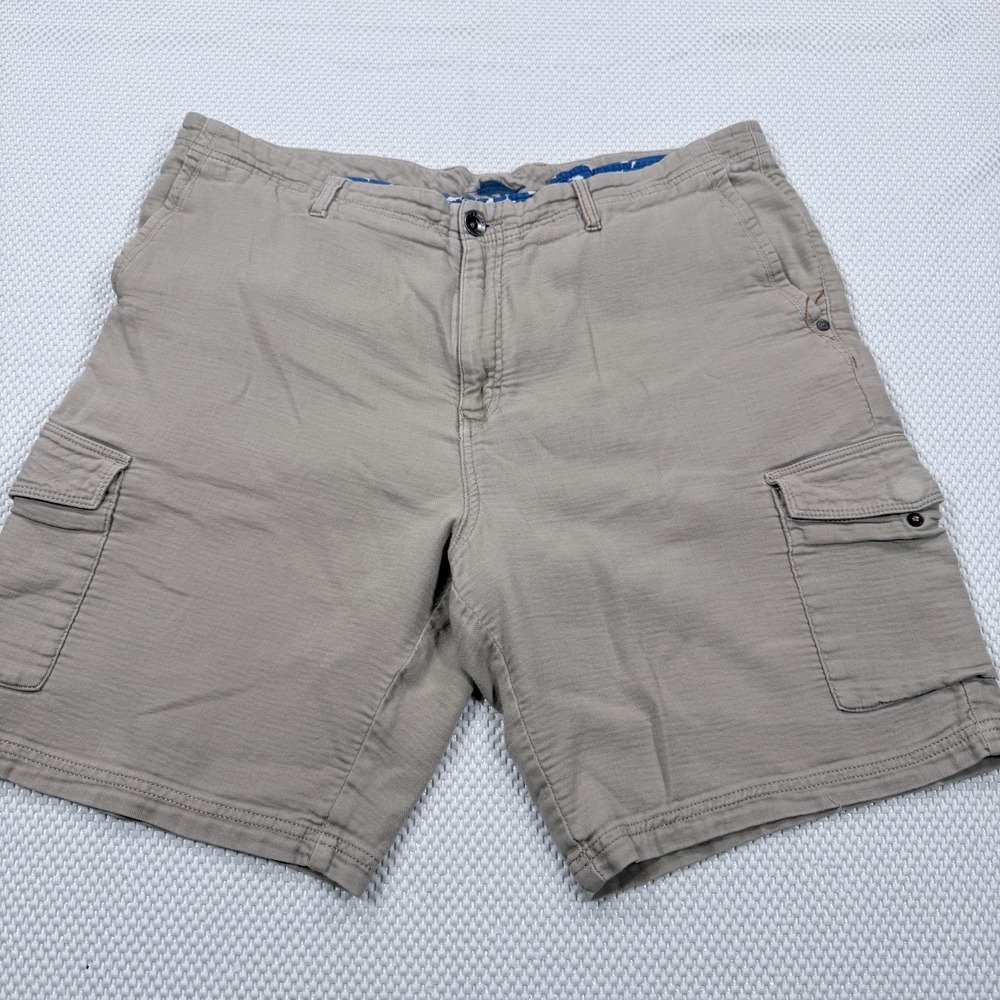 Tommy Bahama Men's Cargo Shorts Size 38 Khaki Fish Print Lining Casual
